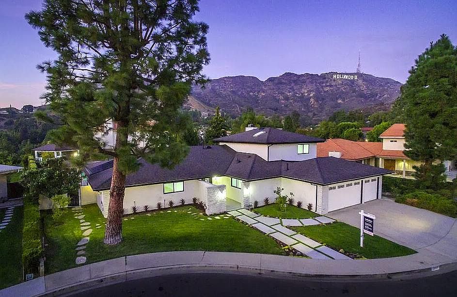 1st image of 6311 Mirror Lake Dr