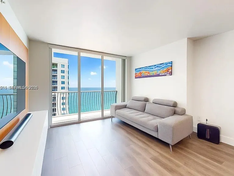1750 N Bayshore Dr #2803 — Photo 2