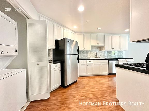 4th image of 11611 Montana Ave #305A