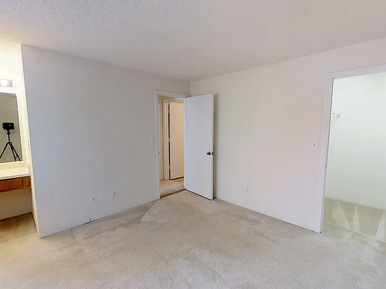 Copper Creek Apartments — Photo 38