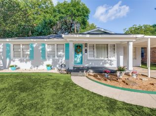 405 Harmon Rd, Hurst, TX 76053