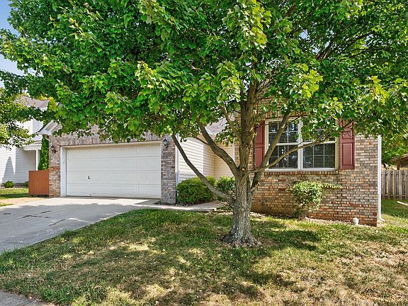 2nd image of 2725 Trailwood Ln