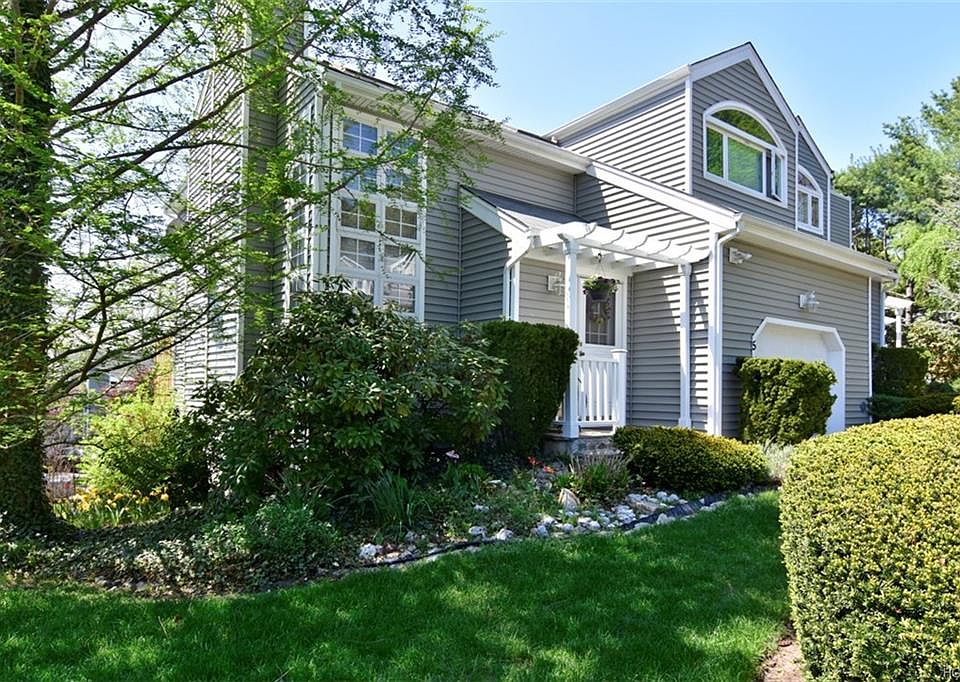 1st image of 5 Pinewood Cir
