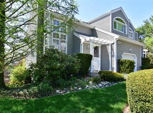 5 Pinewood Cir, N White Plains, NY 10603