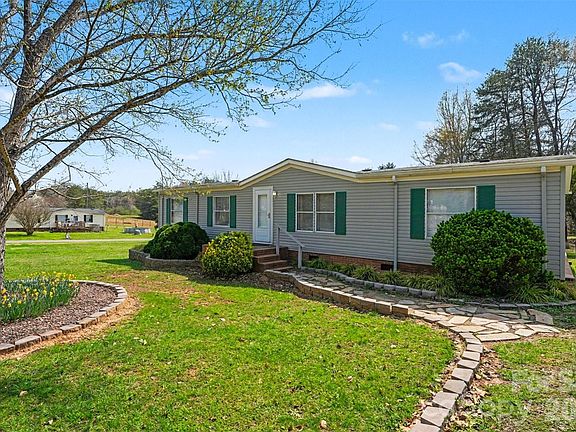 3rd image of 940 John Miller Rd