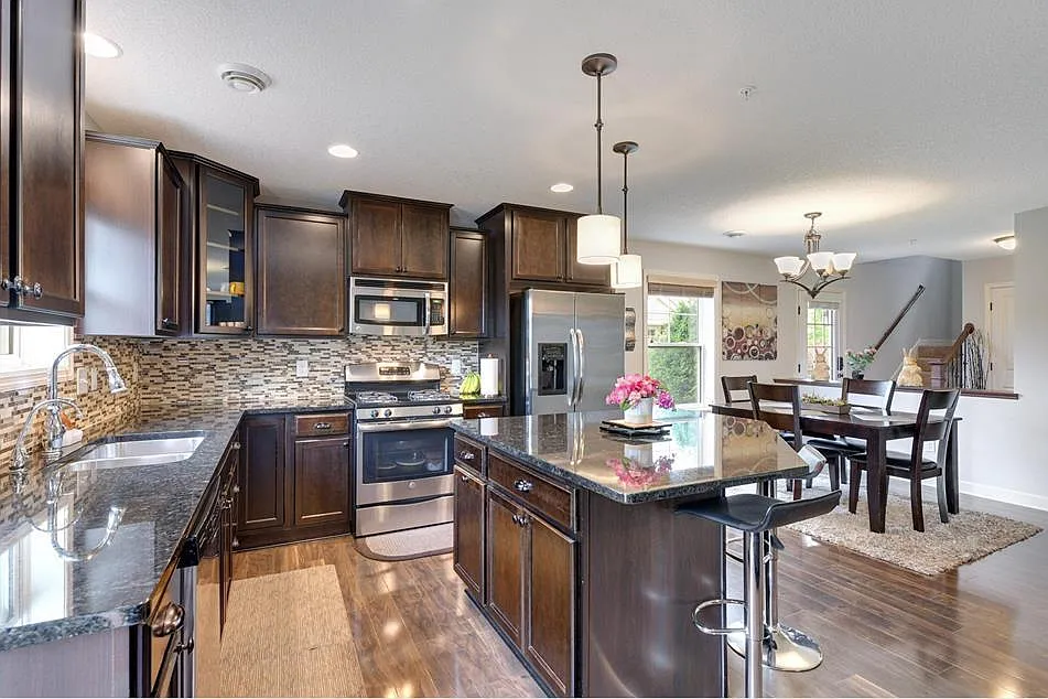 3437 Chestnut Ln — Photo 3