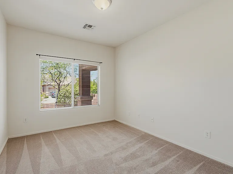 677 W Pizzicato Ln — Photo 5