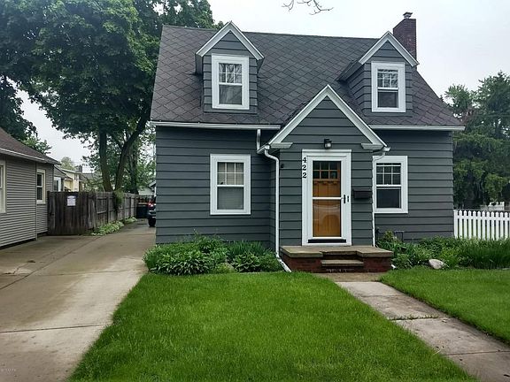 3rd image of 422 Wentworth Ave