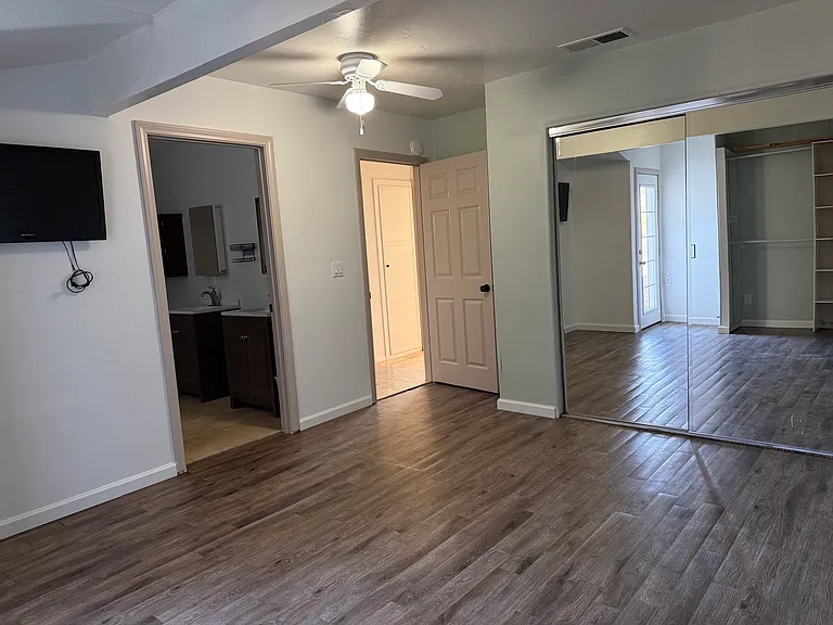 13425 Standish Dr — Photo 9