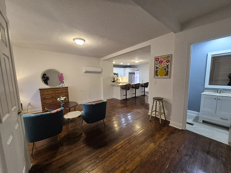 546 Broad St — Photo 3
