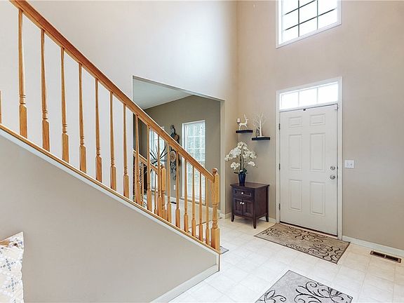 2nd image of 7194 Meadow Brooke Way