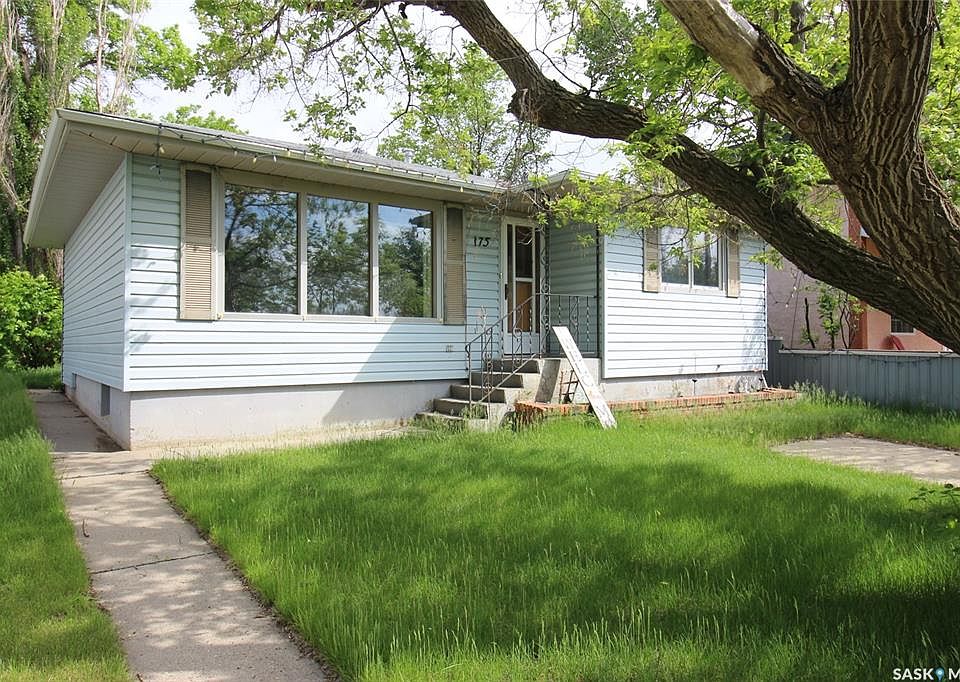 1st image of 175 6th AVENUE W