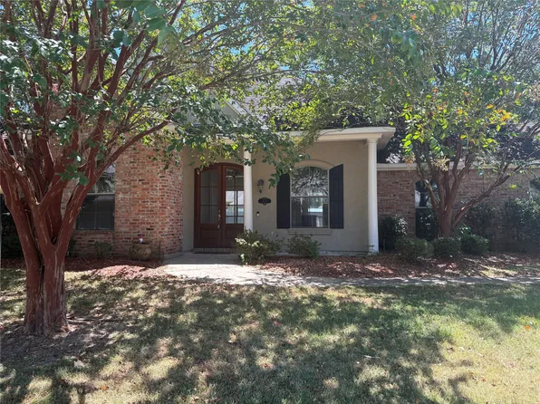423 Hidden Oaks Cir, Shreveport, LA 71106