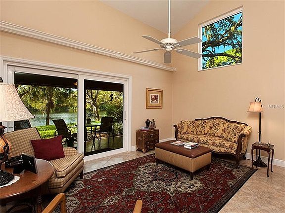4th image of 4562 Ascot Cir S
