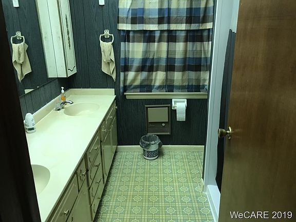 3rd image of 310 W Koch St