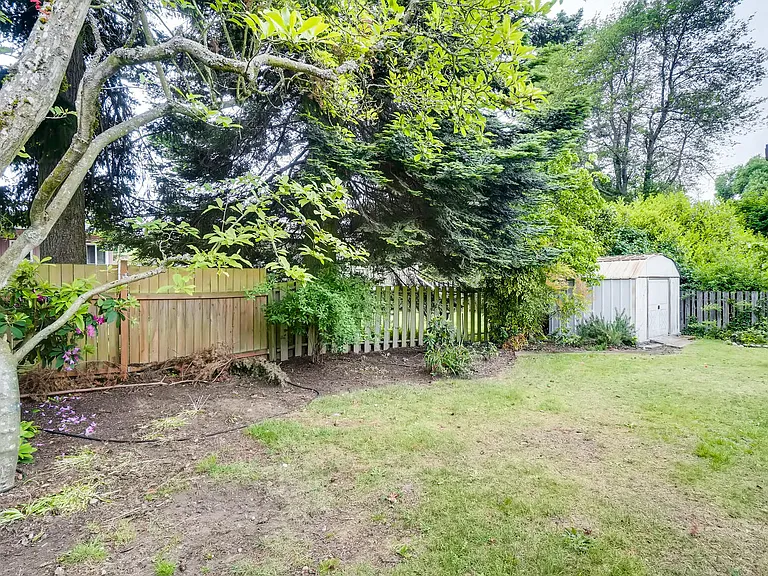 7055 25th Ave NE — Photo 14