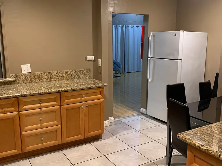 127 N Orange Ave — Photo 4
