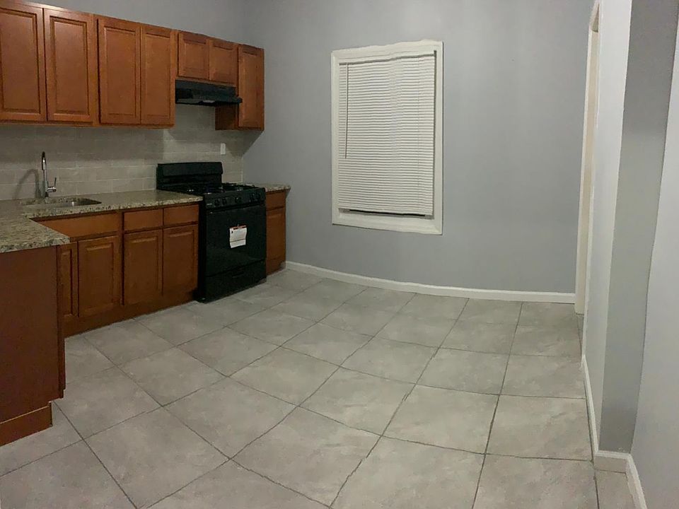 1st image of 82 N 17th St
