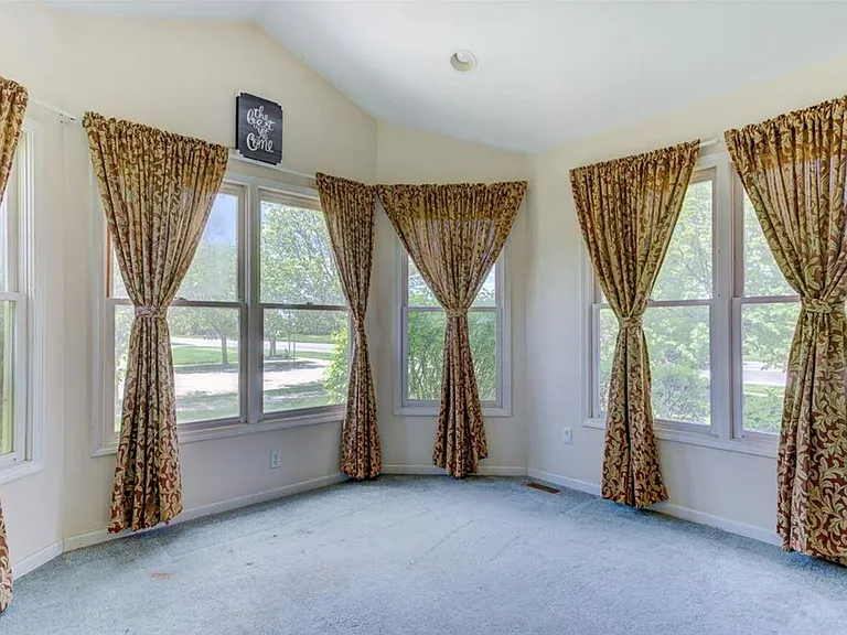 44741 Cherry Hill Rd — Photo 16