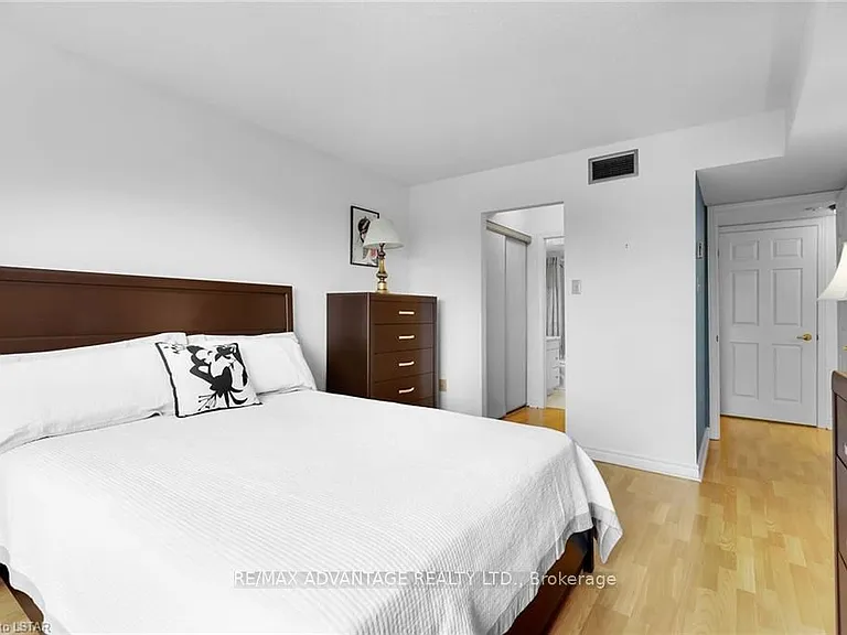 1510 Richmond St #405 — Photo 29