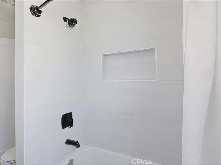2311 Valencia St — Photo 19