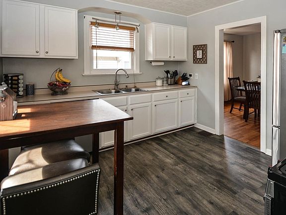 5th image of 3905 O'Leary Ave