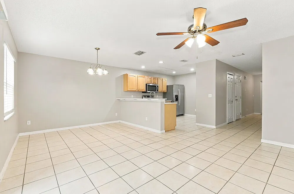 2 bed, 2.5 bath, 1296 sqft, $1,690 — Photo 4