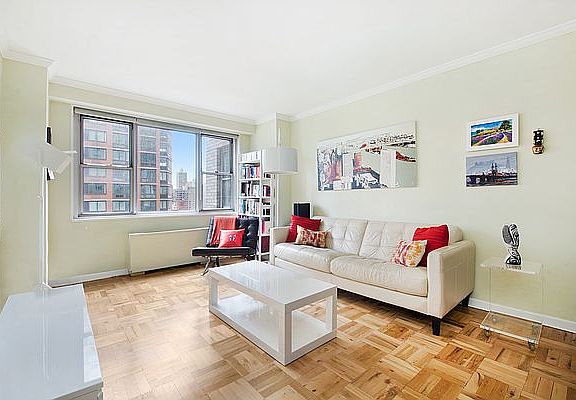 4th image of 300 E 40th St APT 19P