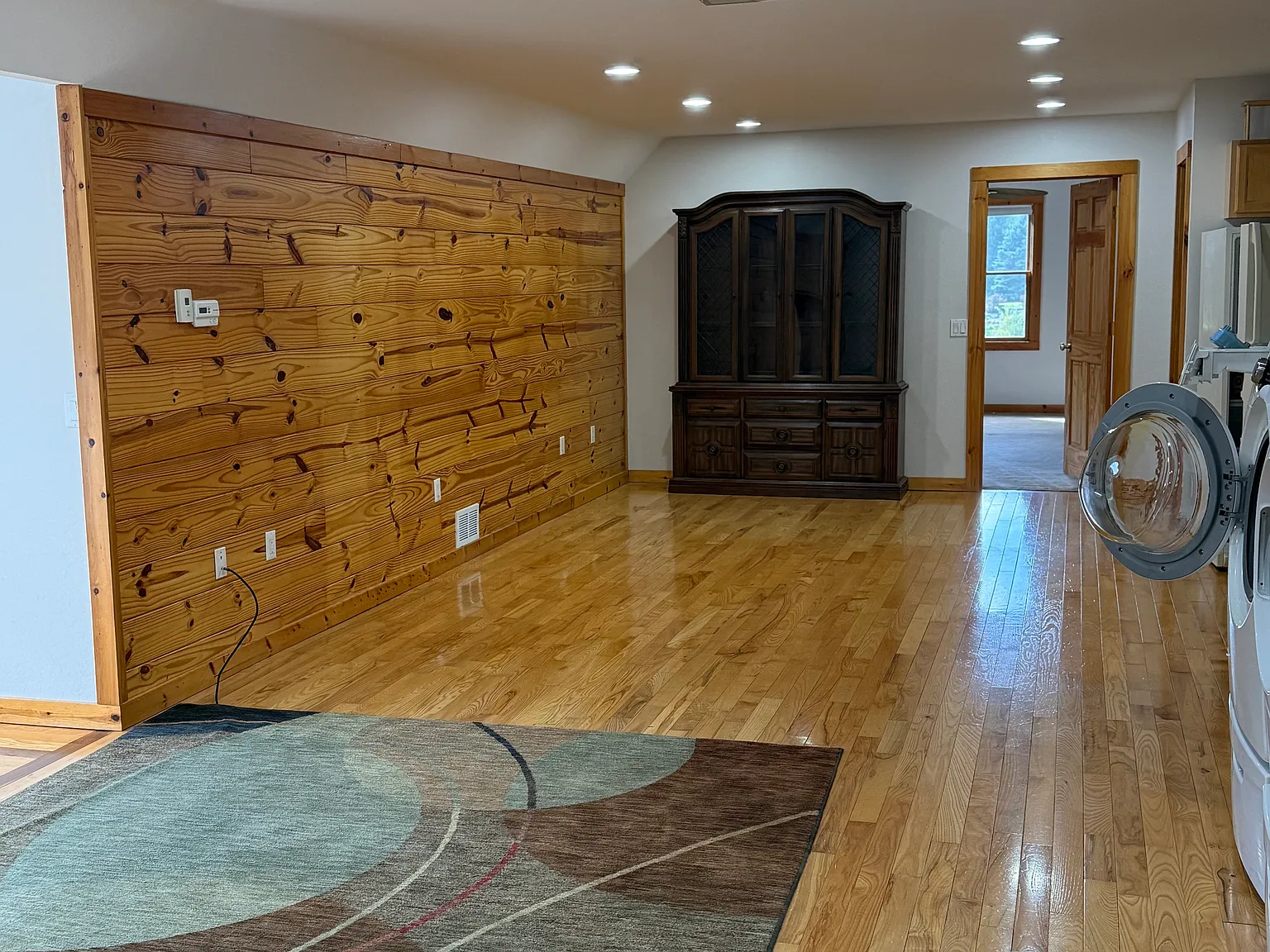 1 bed, 1500 sqft, $1,250 — Photo 3