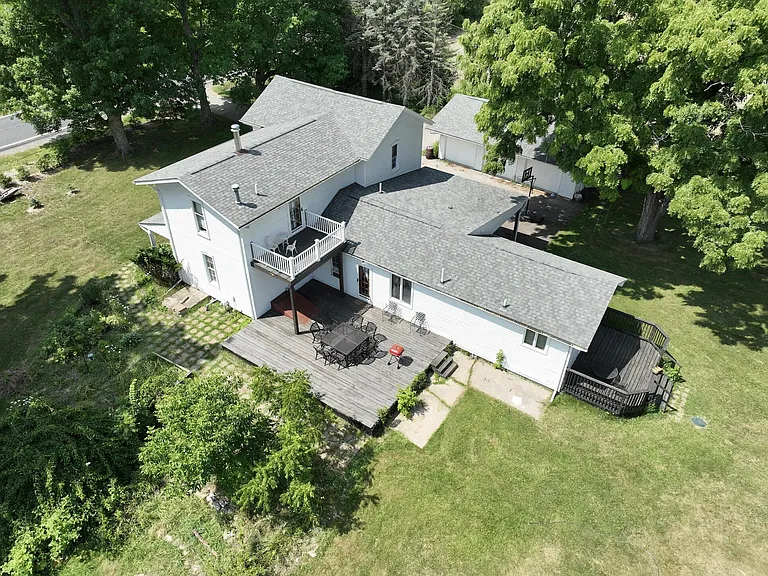 4725 E North Territorial Rd — Photo 3