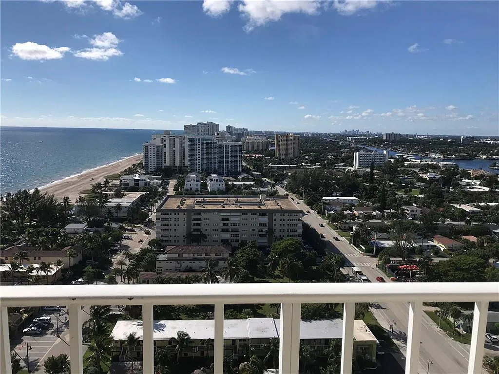 1 bed, 1.0 bath, 721 sqft, $2,200 — Photo 2