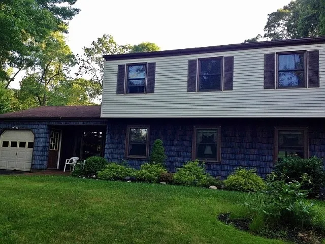 1105 Colonial Way photo 1