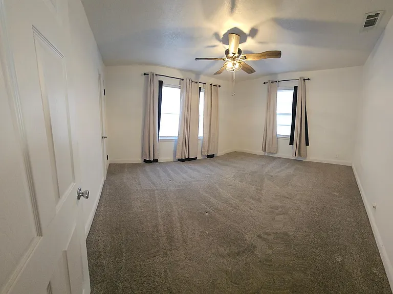 1219 Harris St — Photo 12