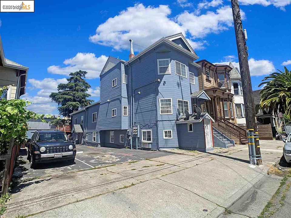 1st image of 826 E 20th St