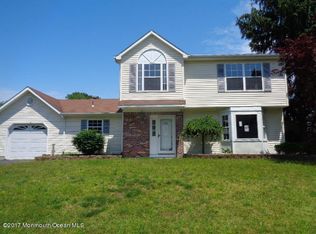 10 Aqueduct Pl, Howell, NJ 07731