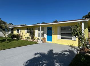 2377 SE Monroe St, Stuart, FL 34997