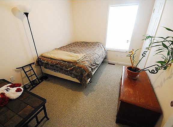 4th image of 4906 Applegrove Ln