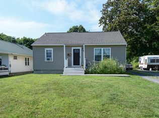 421 Unionville Feura Bush Rd, Feura Bush, NY 12067