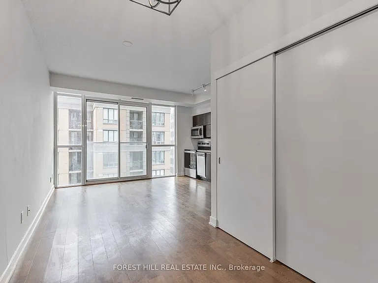 126 Simcoe St #1407 — Photo 5