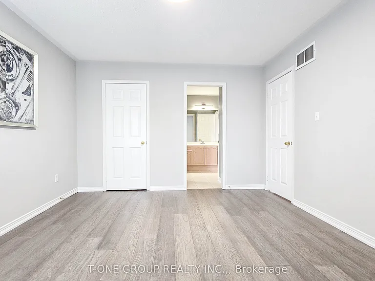 106 Castleglen Blvd — Photo 23