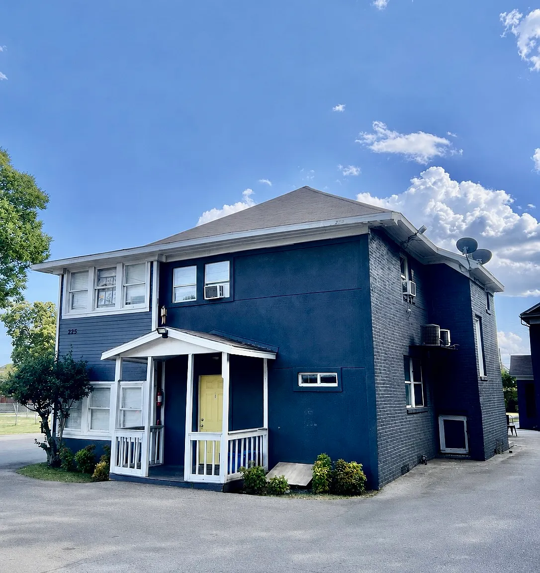 225 N. Munger Blvd - Small Apartment Community in East Dallas — Photo 3