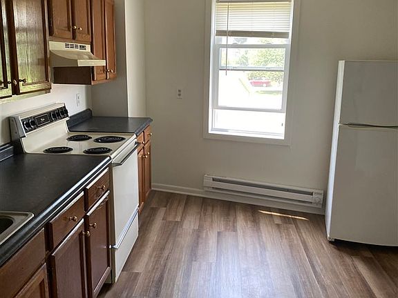 2nd image of 1218 N Grand Ave
