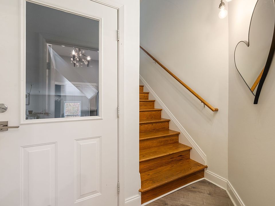 43rd image of 442 Lakeview Cir