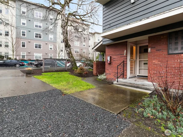 901 N Forest Street #123, Bellingham, WA 98225