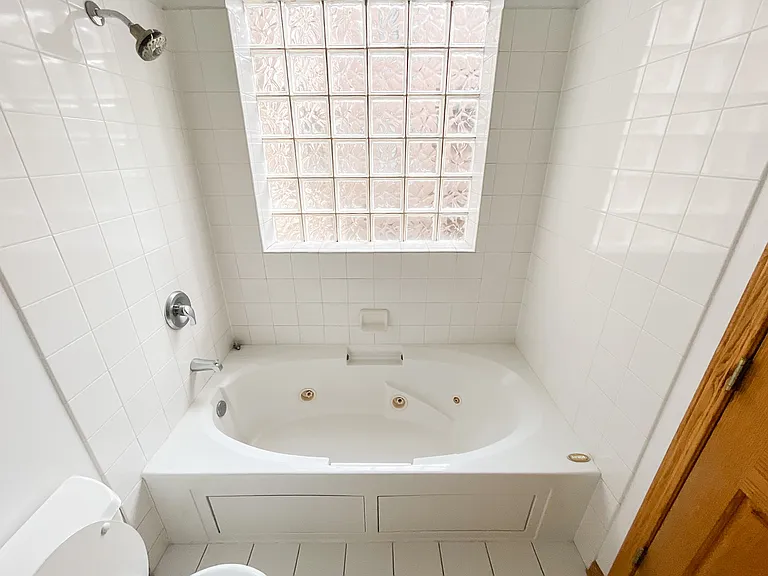 2732 N Wayne Ave #2 — Photo 4