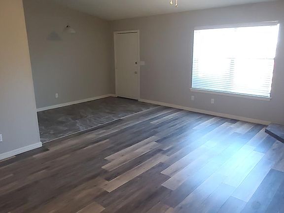 2nd image of 818 Hardy Springs Cir APT C