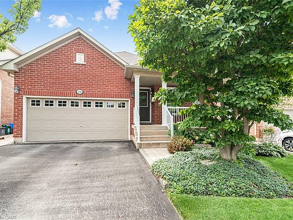 3rd image of 80 Vinifera Dr