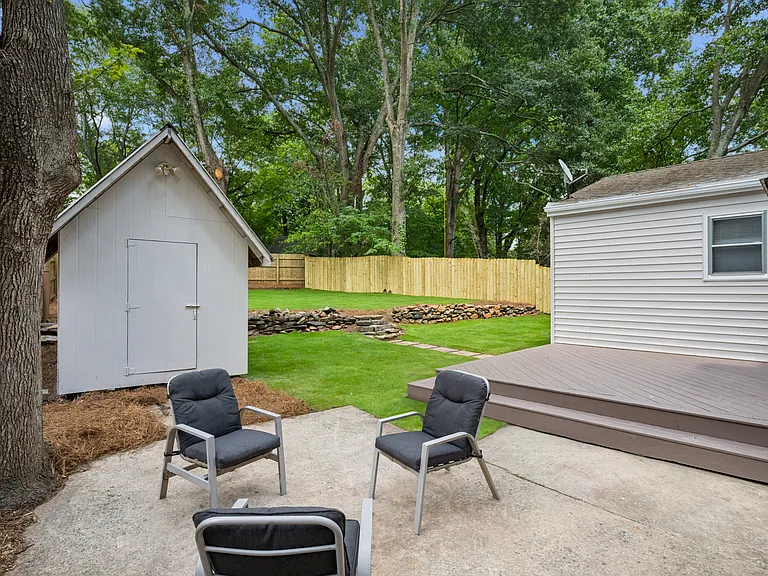 592 Scott Cir — Photo 20