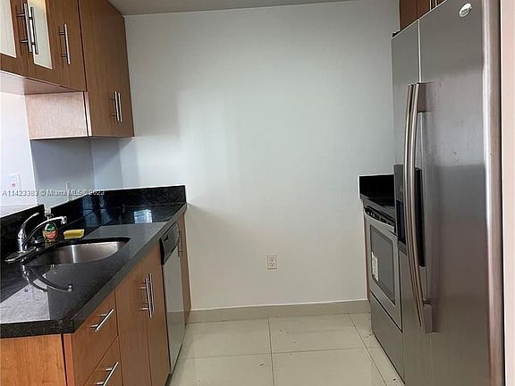 2nd image of 601 NE 23rd St APT 1001