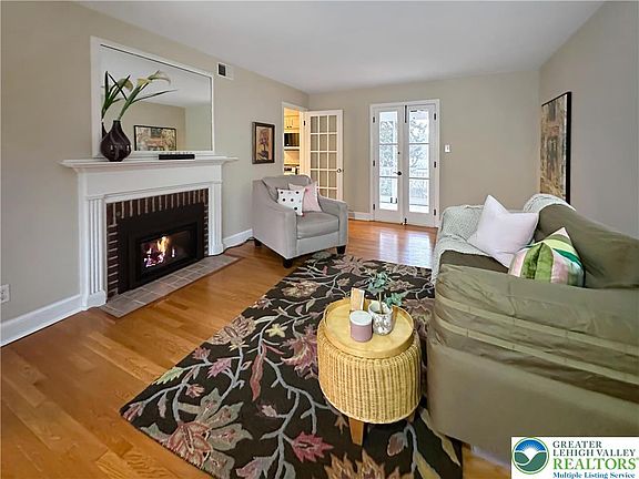 4th image of 626 W Lafayette St